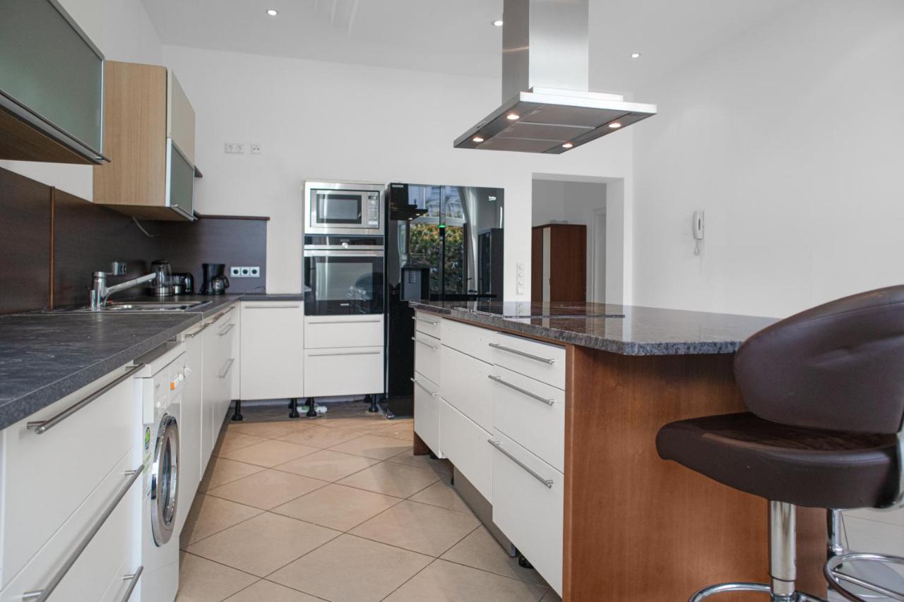 Superb 7Br Shared Apartment- Near Hauptbahnhof Viena Exterior foto