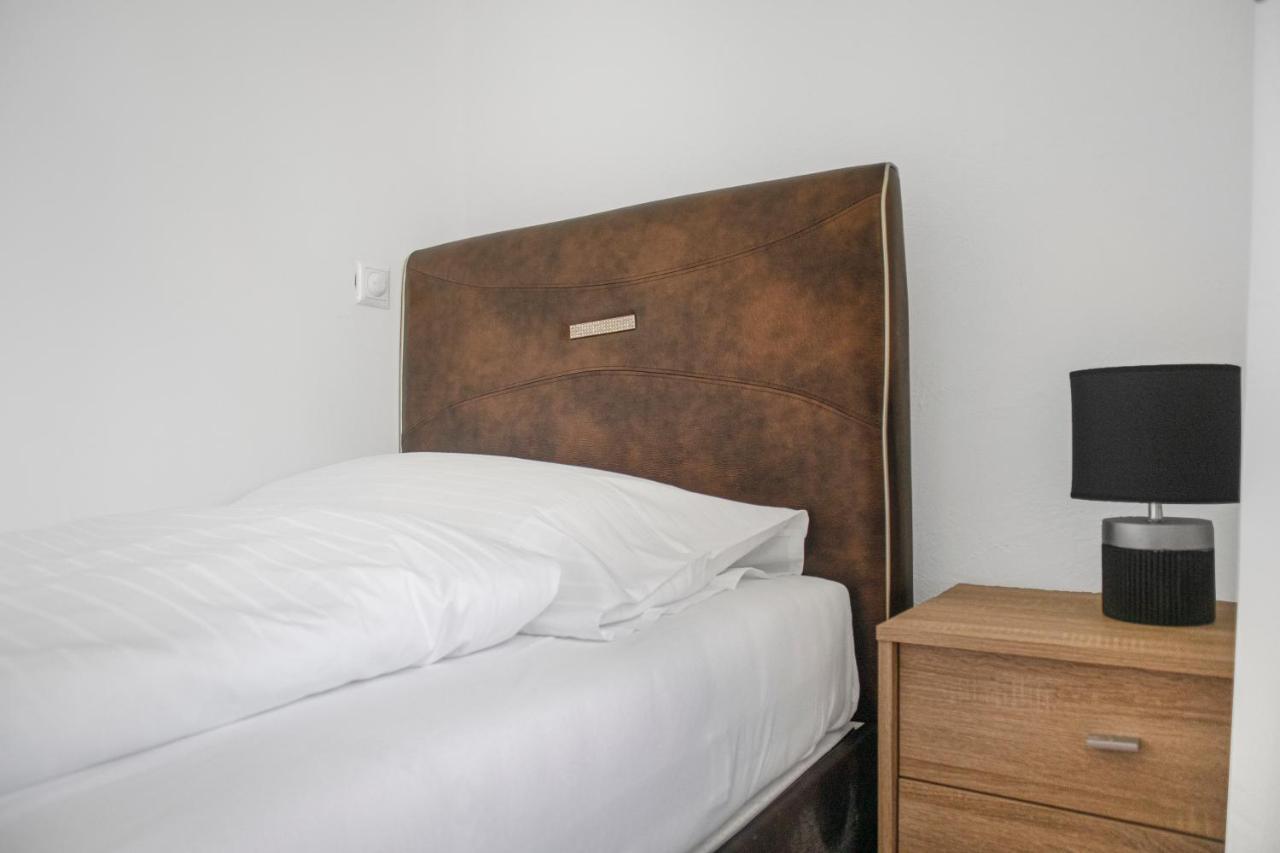 Superb 7Br Shared Apartment- Near Hauptbahnhof Viena Exterior foto