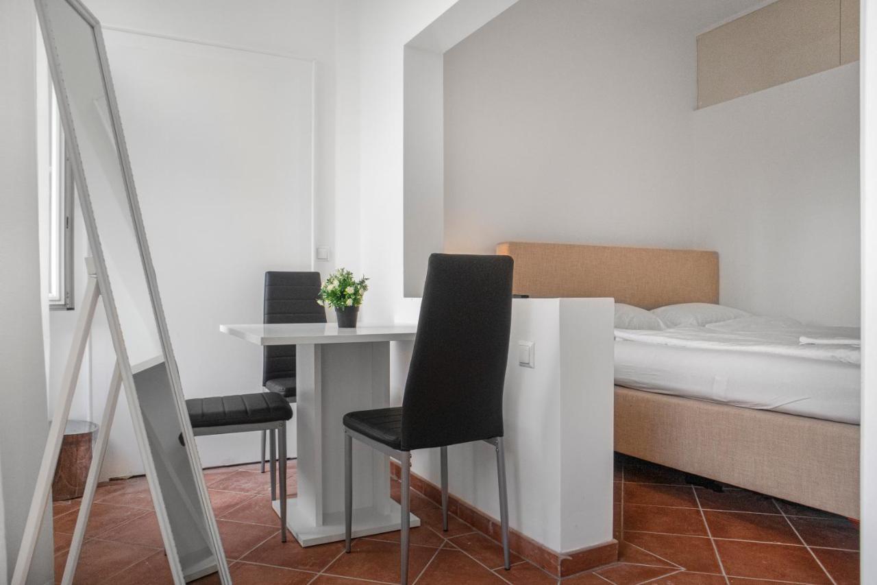 Superb 7Br Shared Apartment- Near Hauptbahnhof Viena Exterior foto