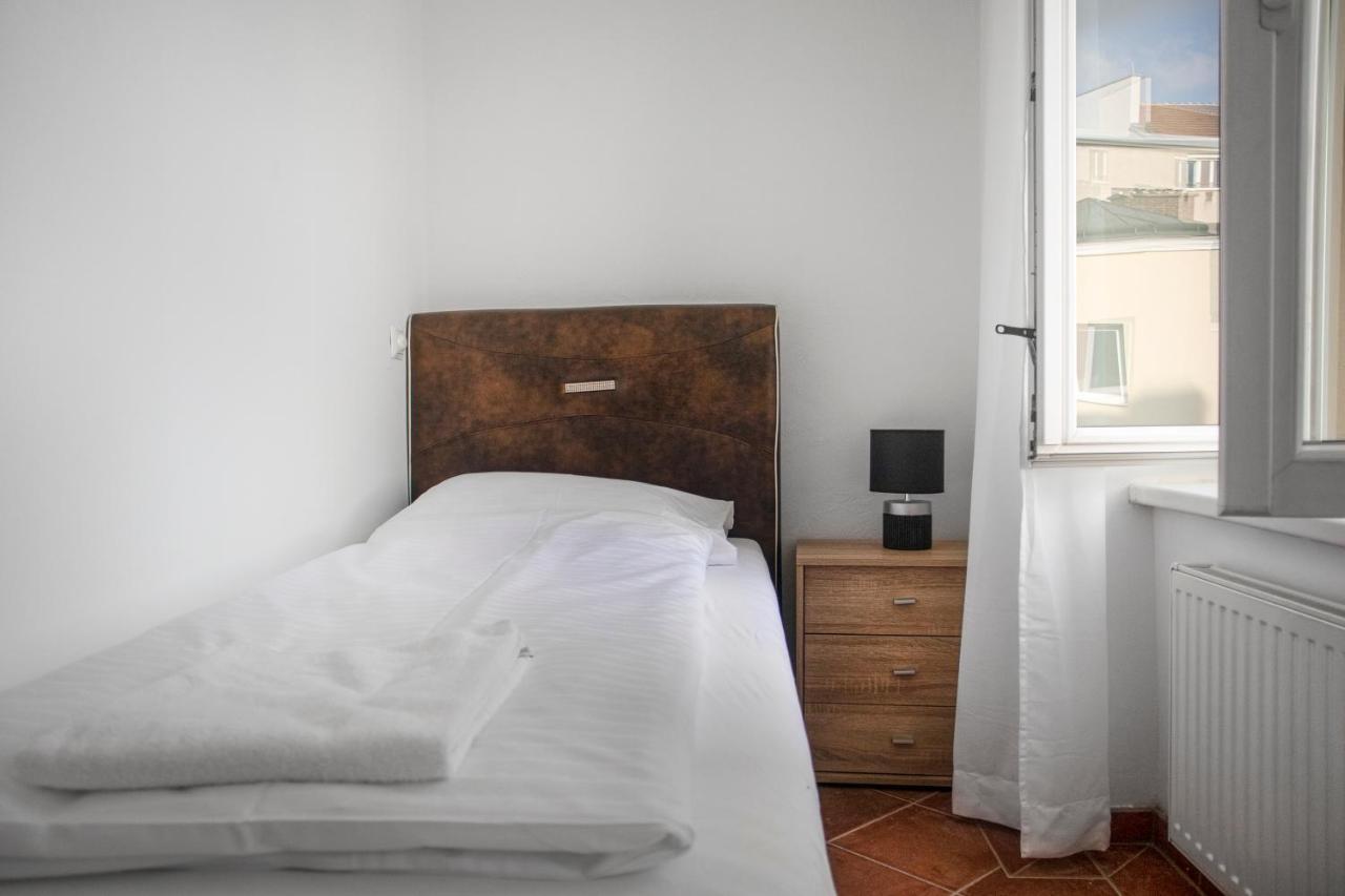 Superb 7Br Shared Apartment- Near Hauptbahnhof Viena Exterior foto