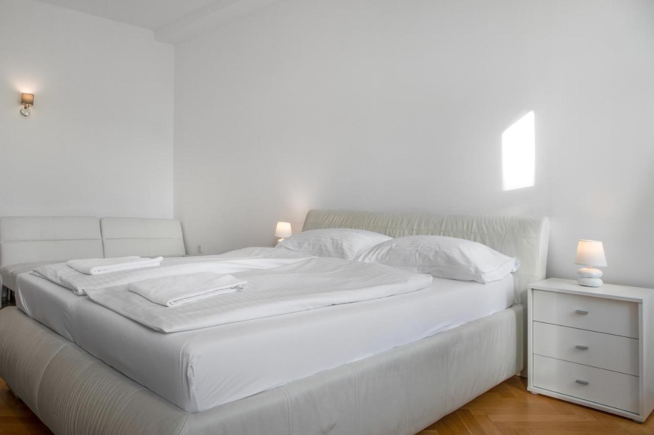 Superb 7Br Shared Apartment- Near Hauptbahnhof Viena Exterior foto