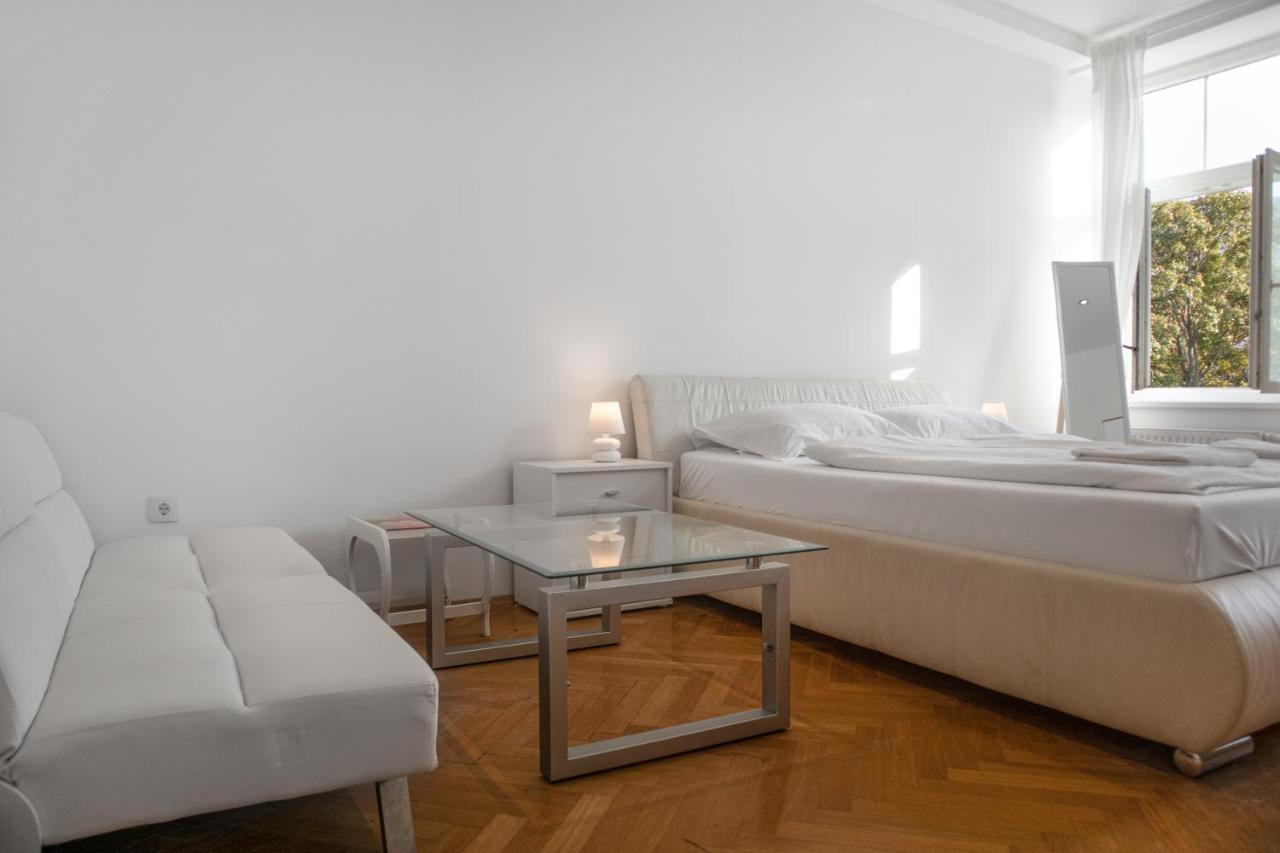 Superb 7Br Shared Apartment- Near Hauptbahnhof Viena Exterior foto