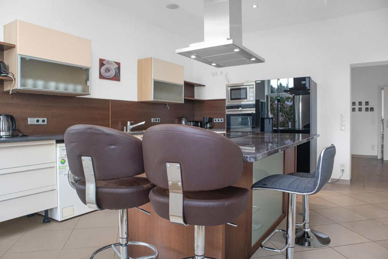 Superb 7Br Shared Apartment- Near Hauptbahnhof Viena Exterior foto